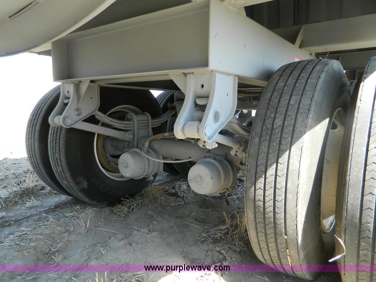 image for item B3883 2009 Jet 34' grain trailer