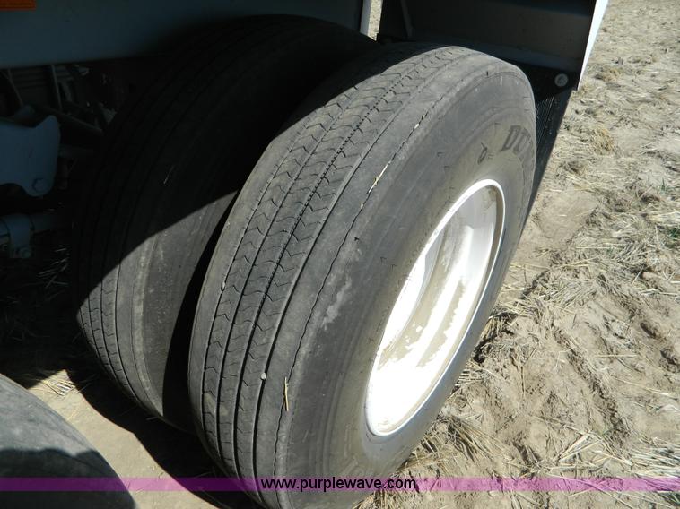 image for item B3883 2009 Jet 34' grain trailer