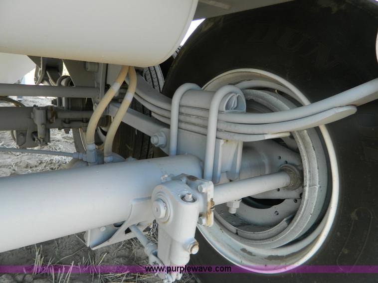 image for item B3883 2009 Jet 34' grain trailer