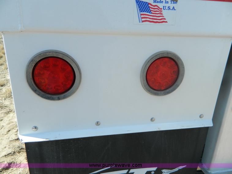 image for item B3883 2009 Jet 34' grain trailer