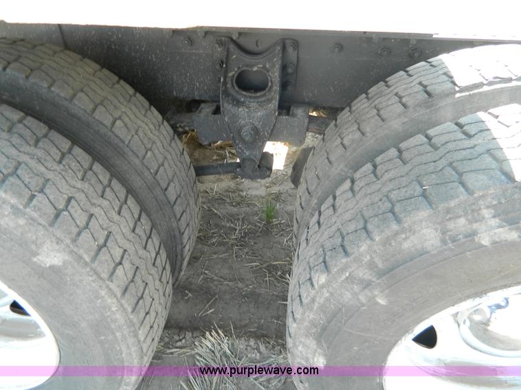 image for item B3884 1998 International 8100 semi truck