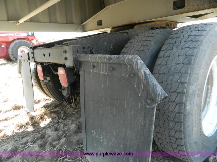 image for item B3884 1998 International 8100 semi truck