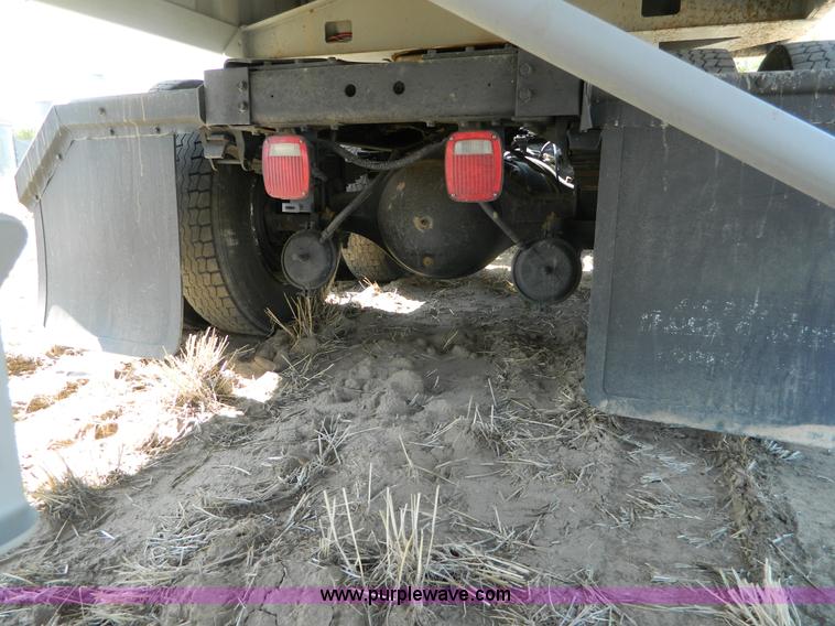 image for item B3884 1998 International 8100 semi truck