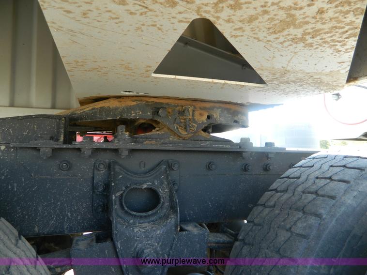 image for item B3884 1998 International 8100 semi truck