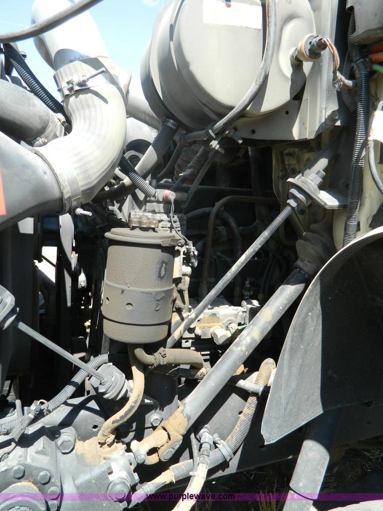 image for item B3884 1998 International 8100 semi truck