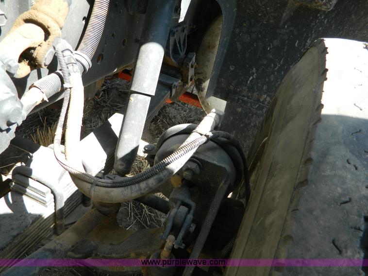 image for item B3884 1998 International 8100 semi truck