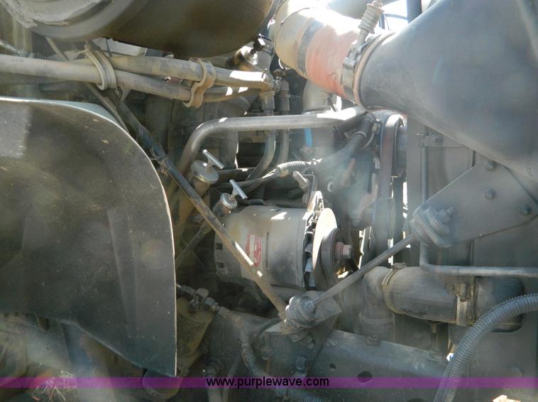 image for item B3884 1998 International 8100 semi truck