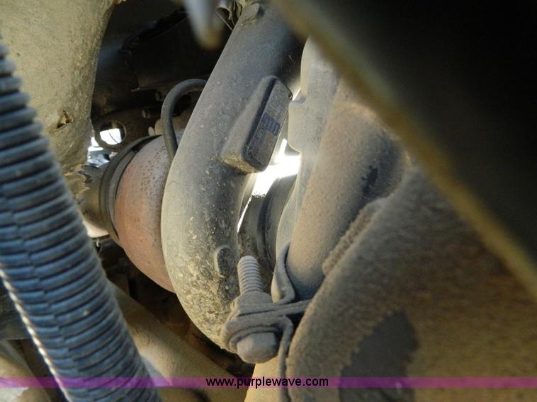 image for item B3884 1998 International 8100 semi truck