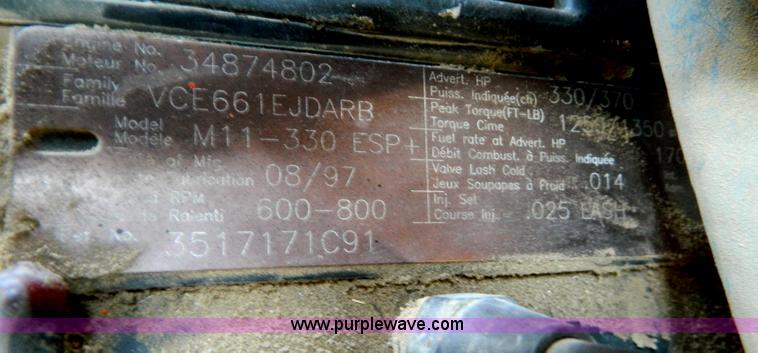 image for item B3884 1998 International 8100 semi truck