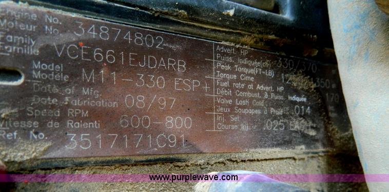 image for item B3884 1998 International 8100 semi truck