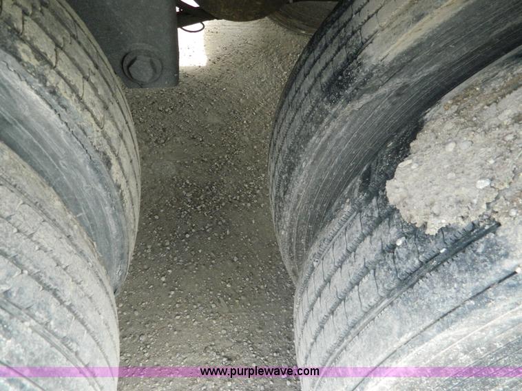 image for item B3908 2001 Great Dane dry van trailer