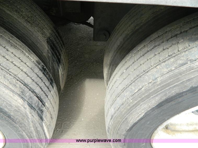 image for item B3908 2001 Great Dane dry van trailer