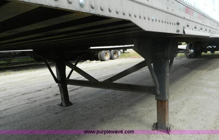 image for item B3909 1998 Trailmobile dry van trailer