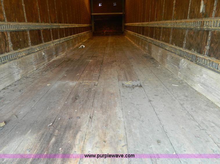 image for item B3910 1999 Trailmobile dry van trailer