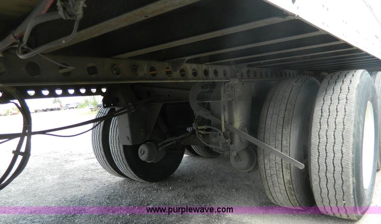 image for item B3910 1999 Trailmobile dry van trailer