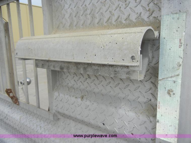 image for item B6991 Merritt aluminum headache rack