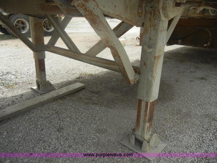 image for item D4246 1978 Fruehauf generator trailer