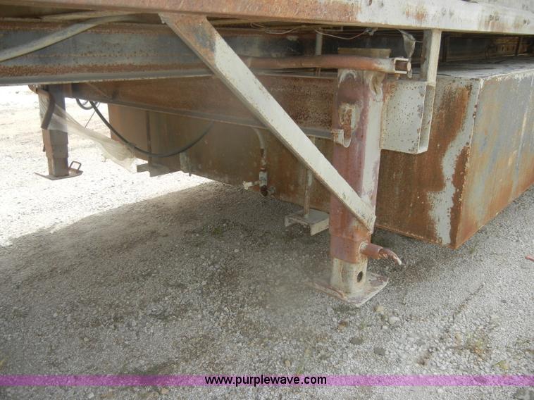 image for item D4246 1978 Fruehauf generator trailer