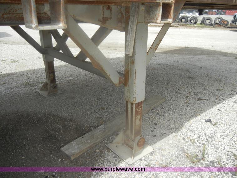 image for item D4246 1978 Fruehauf generator trailer