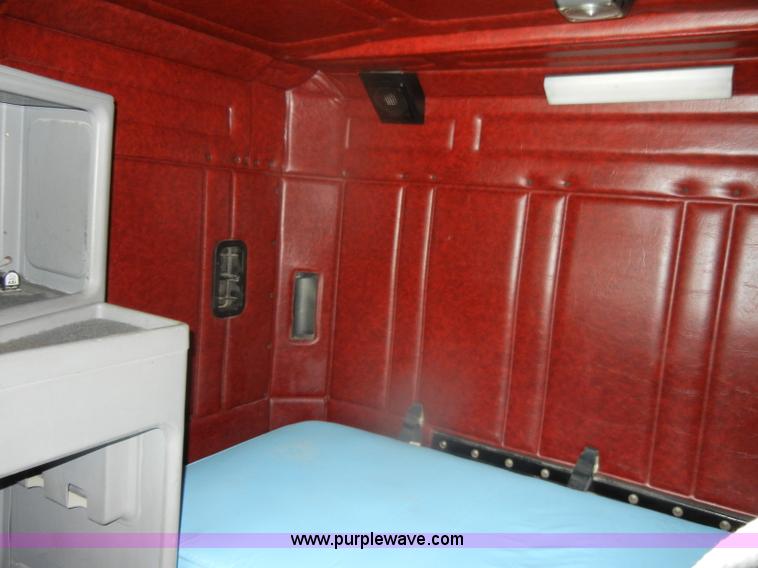 image for item D4473 1997 Freightliner FLD120 semi truck