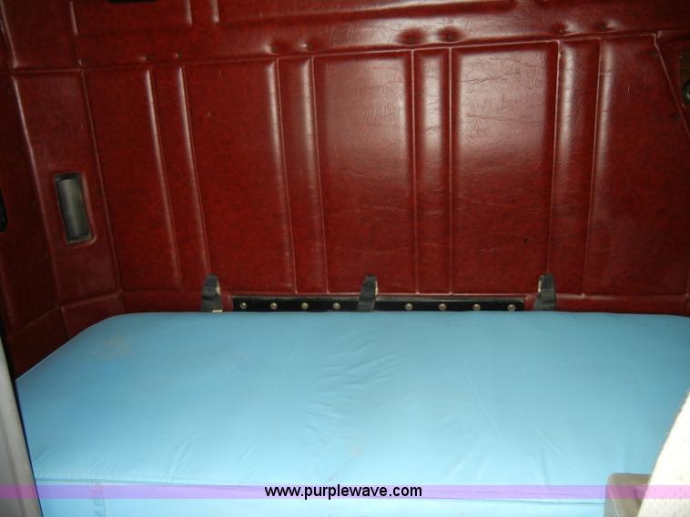 image for item D4473 1997 Freightliner FLD120 semi truck