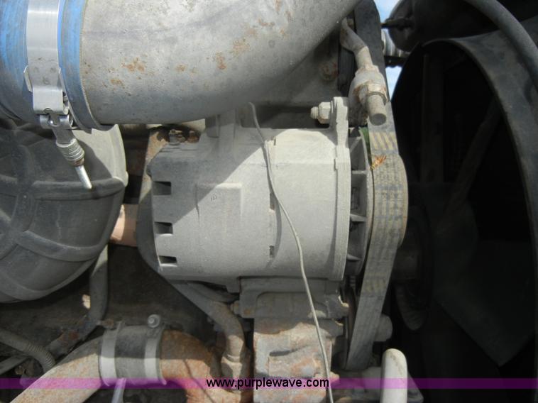 image for item D4473 1997 Freightliner FLD120 semi truck