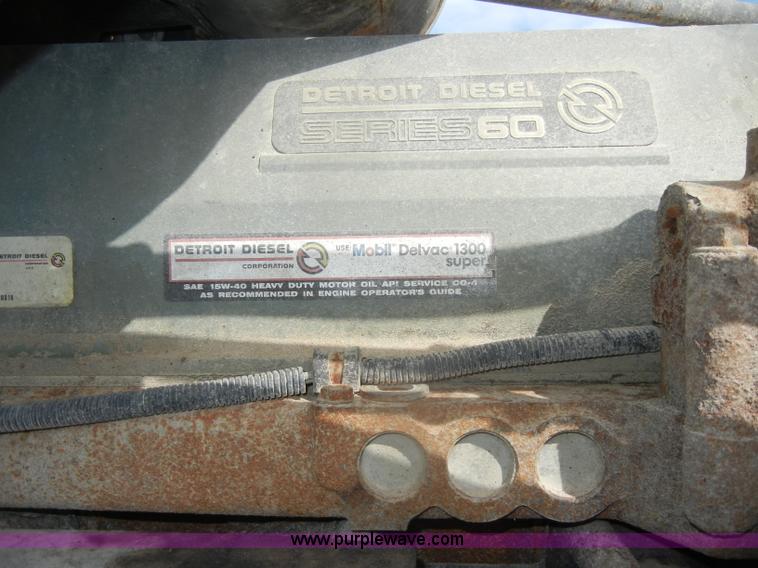 image for item D4473 1997 Freightliner FLD120 semi truck