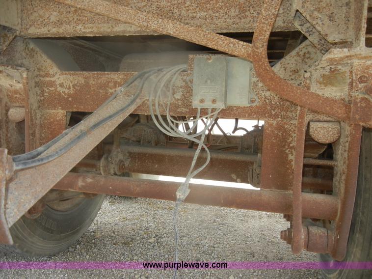 image for item D4491 1976 Fruehauf storage trailer