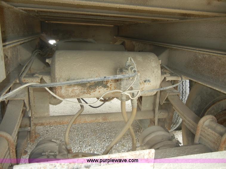 image for item D4491 1976 Fruehauf storage trailer