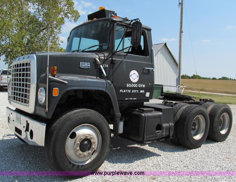 image for item E2004 1979 Ford 9000 semi truck