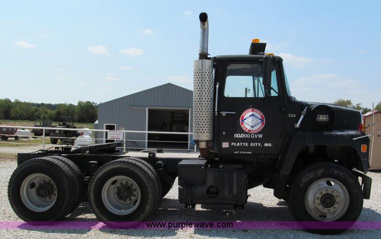 image for item E2004 1979 Ford 9000 semi truck