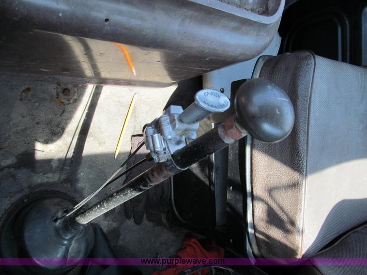 image for item E2004 1979 Ford 9000 semi truck