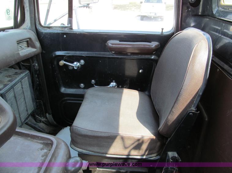 image for item E2004 1979 Ford 9000 semi truck