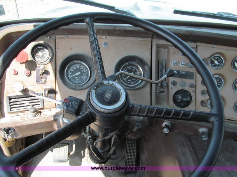 image for item E2004 1979 Ford 9000 semi truck
