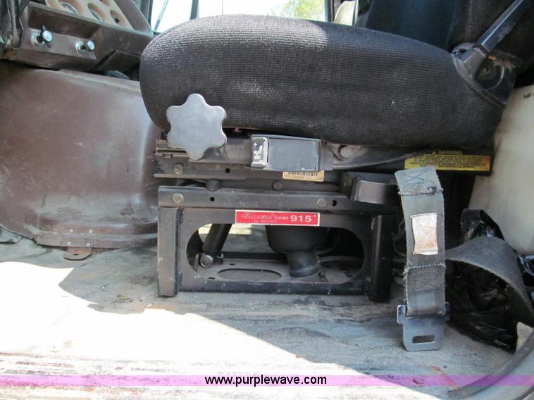 image for item E2004 1979 Ford 9000 semi truck