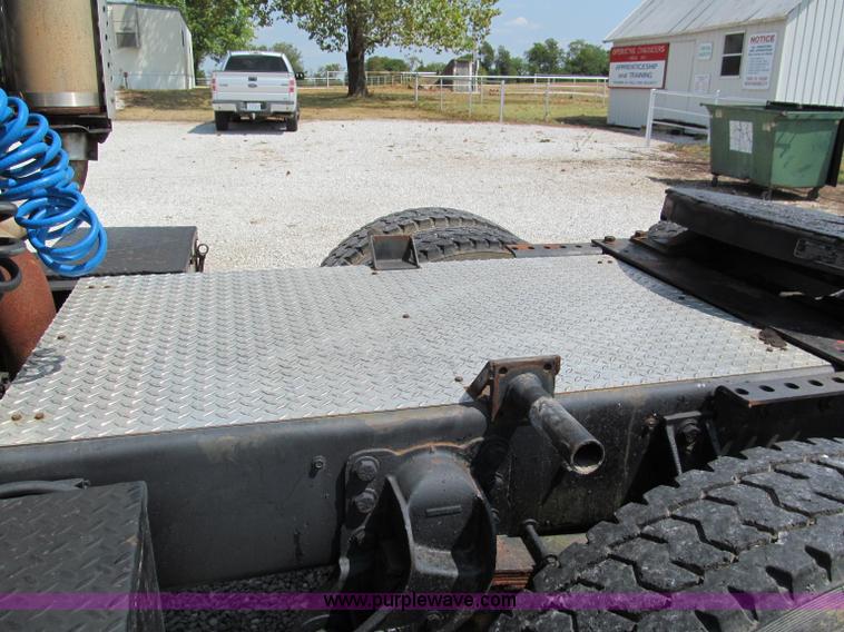 image for item E2004 1979 Ford 9000 semi truck