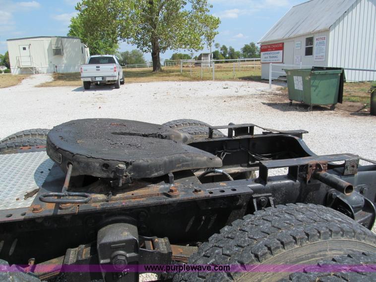 image for item E2004 1979 Ford 9000 semi truck