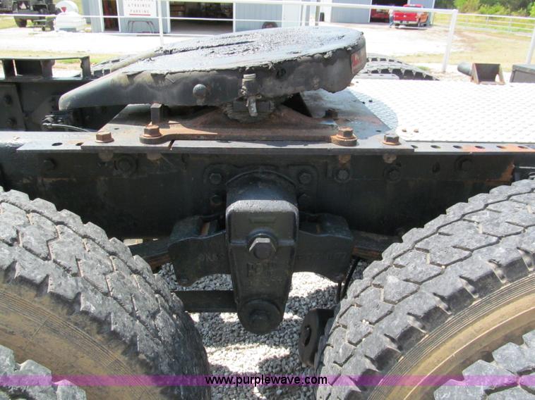 image for item E2004 1979 Ford 9000 semi truck