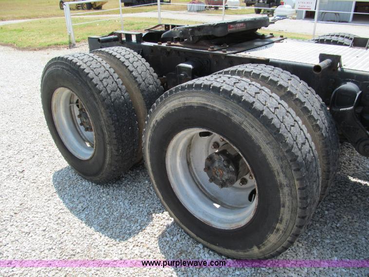 image for item E2004 1979 Ford 9000 semi truck