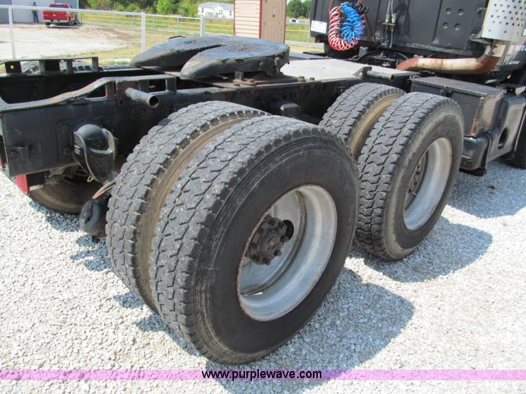 image for item E2004 1979 Ford 9000 semi truck