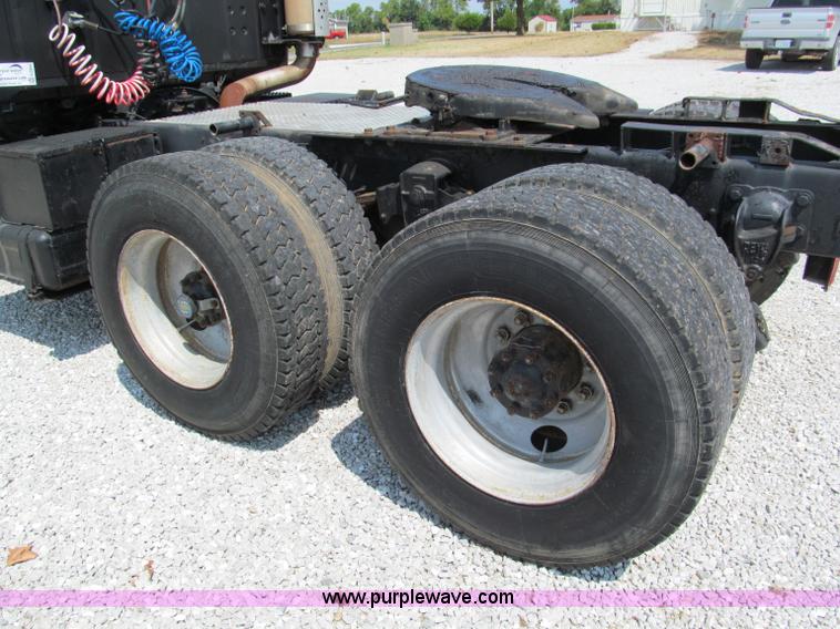 image for item E2004 1979 Ford 9000 semi truck