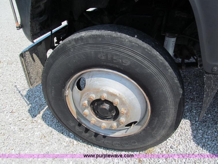 image for item E2004 1979 Ford 9000 semi truck