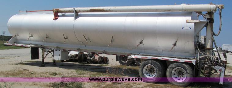 image for item E2096 2002 Ledwell 40' dry bulk trailer