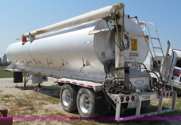 image for item E2096 2002 Ledwell 40' dry bulk trailer