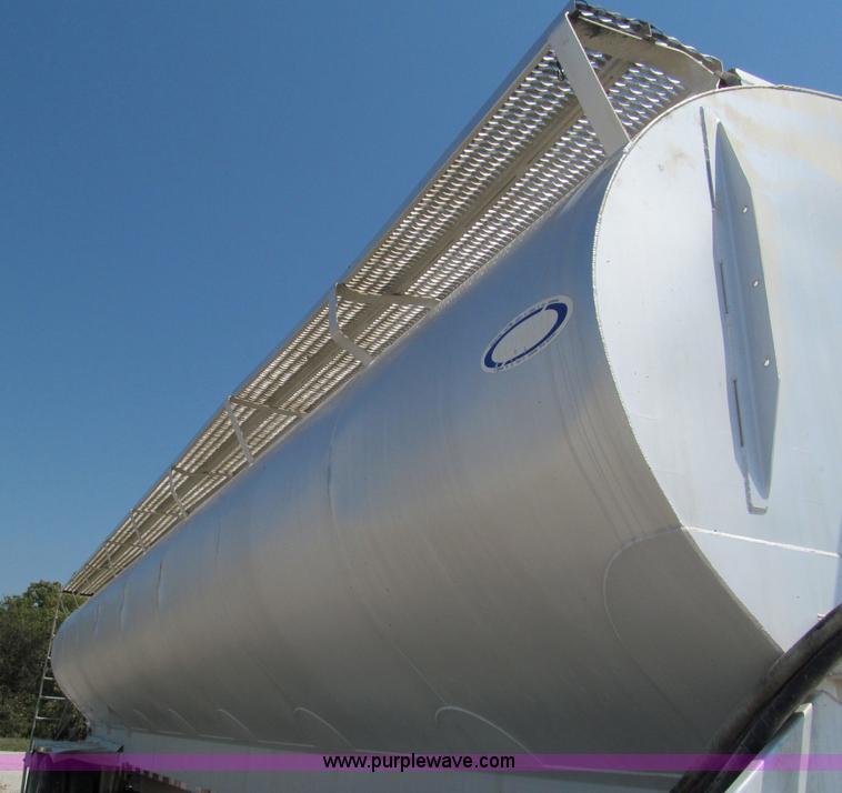 image for item E2096 2002 Ledwell 40' dry bulk trailer