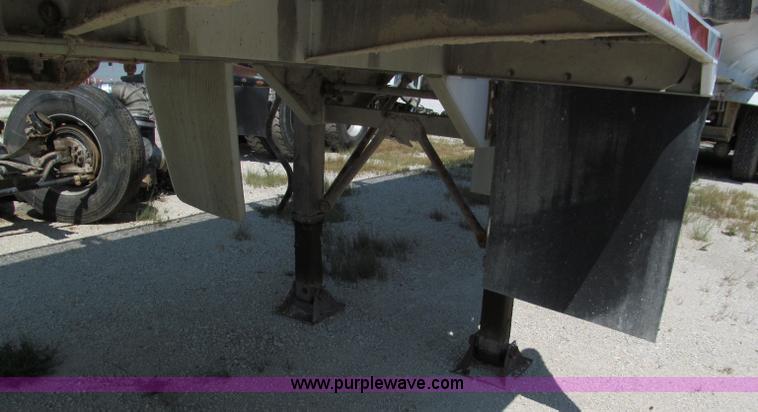 image for item E2096 2002 Ledwell 40' dry bulk trailer