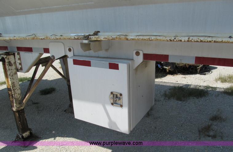 image for item E2096 2002 Ledwell 40' dry bulk trailer