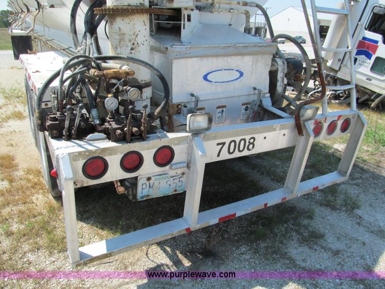 image for item E2096 2002 Ledwell 40' dry bulk trailer