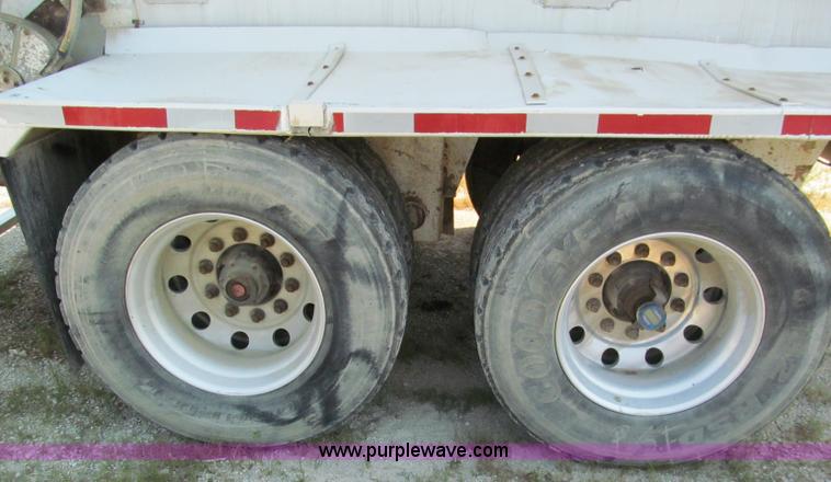 image for item E2096 2002 Ledwell 40' dry bulk trailer