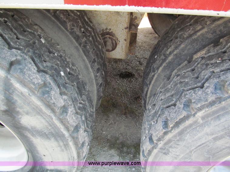 image for item E2096 2002 Ledwell 40' dry bulk trailer